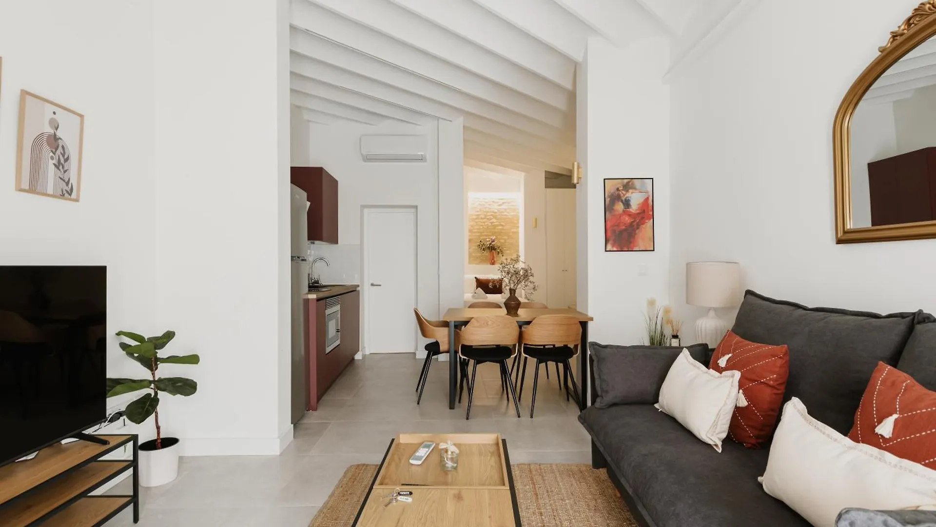 New - Family Suite Next To Duenas Palace Seville Apartment