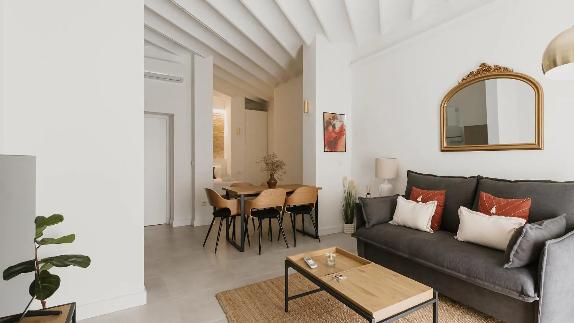 New - Family Suite Next To Duenas Palace Seville Spain